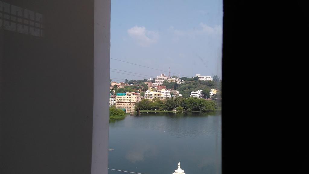 Lake Face Udaipur Exterior foto